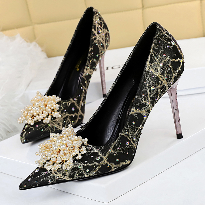 Shoe Tree - أحذية BIGTREE أحذية نسائية على شكل