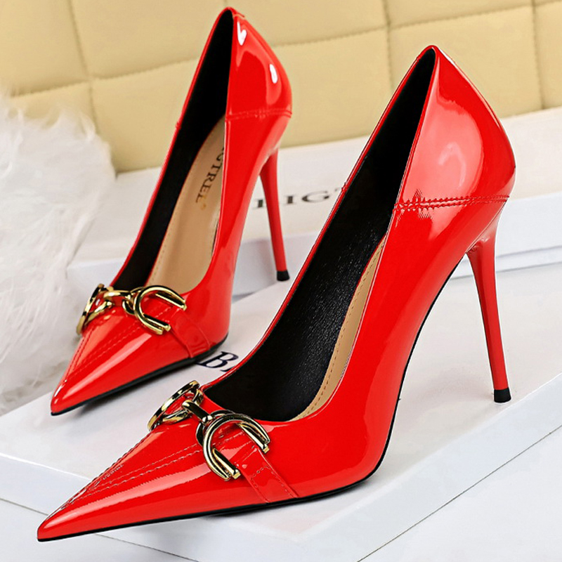 Shoe Tree - أحذية نسائية فاخرة بكعب عالٍ مع