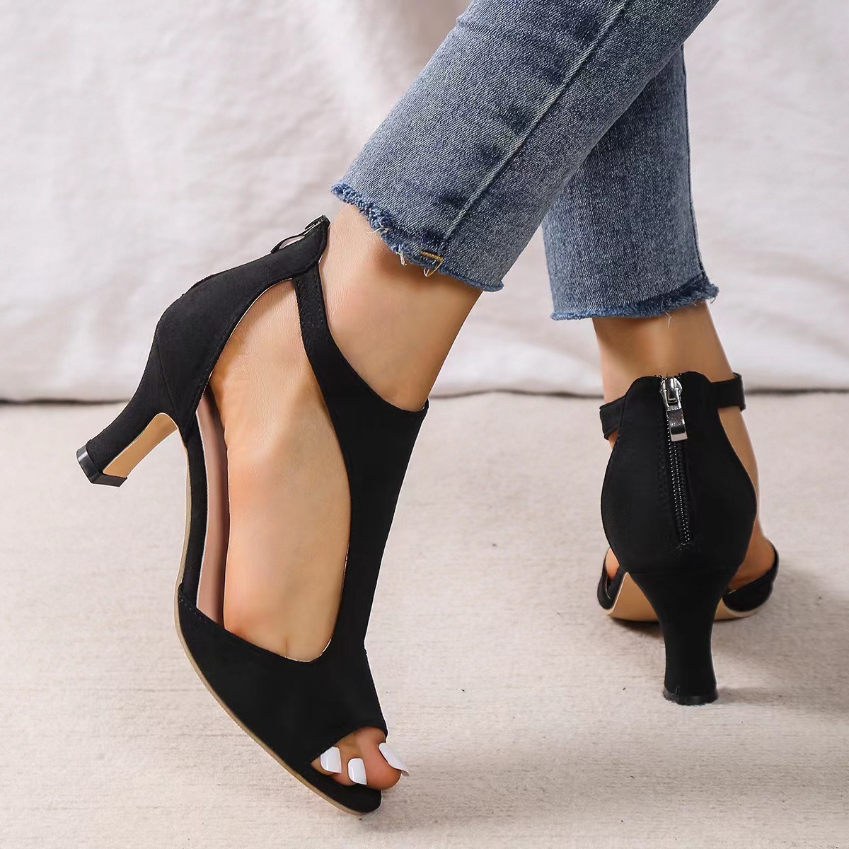 صنادل نسائية جديدة صيف 2026 من - مراجعة Shoe Brush وسعره